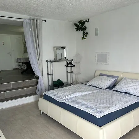 Kuk Apartment *